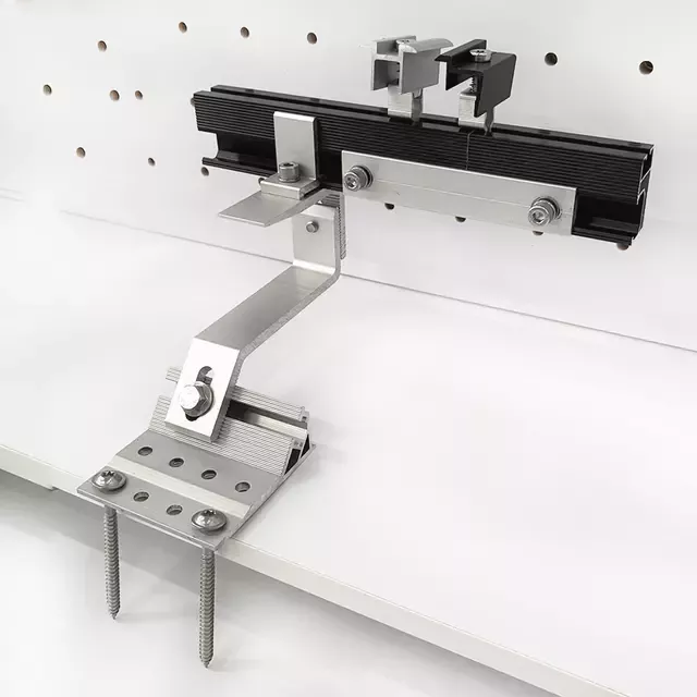 Czy panele słoneczne uszkadzają dachy – mity a fakty, które właściciele domów powinni wiedzieć